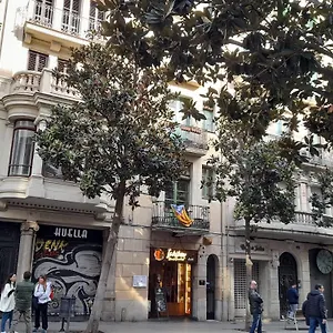 La Casa De Laura Nisia Bed & Breakfast Barcelona